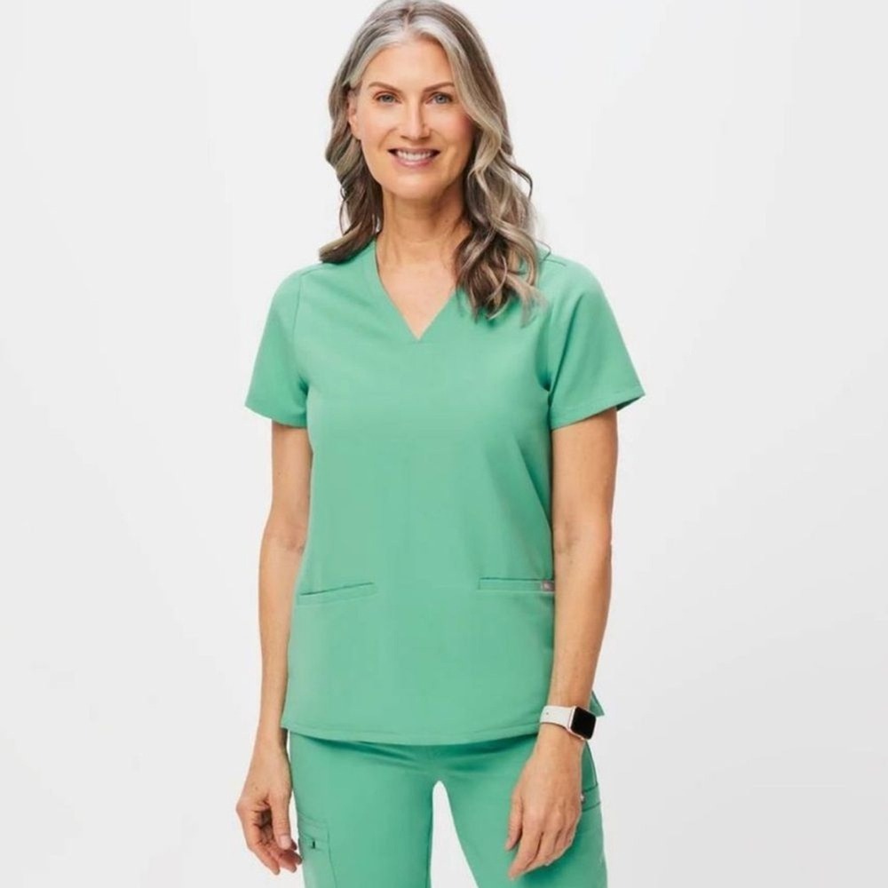 FIGS Casma Three-Pocket Scrub Top Surgical Green V-Neck Large 025NEW